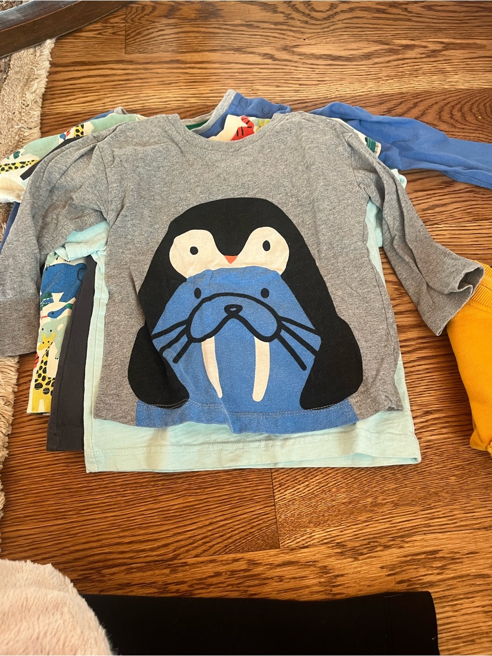 Mini Boden Gray & Blue Penguin-Walrus Graphic Long Sleeve Tee 2T